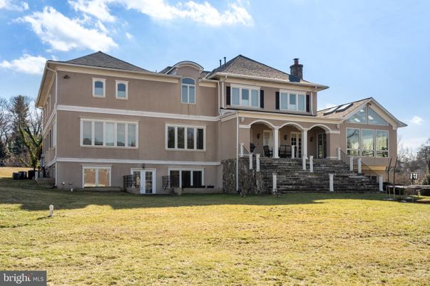 Backyard, Exterior, Facade, American Foursquare
