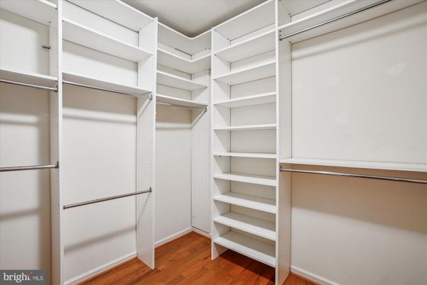 Interior, Walk-in Closets, Wood Texture Flooring