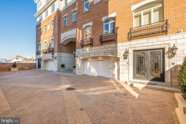 Attached, Exterior, Facade, Brick Facade, Rowhouse