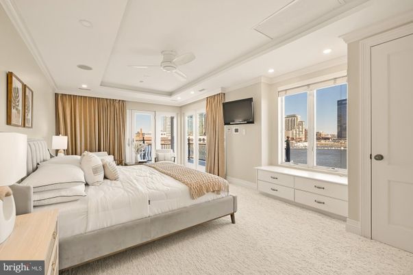 Bedroom, Interior, Recessed Lighting, Water