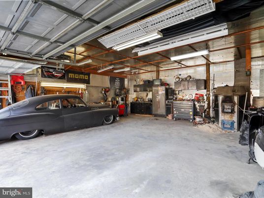 Garage, Interior
