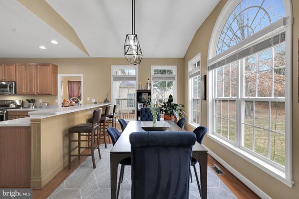 Dining room, Interior, Kitchen, Pendant Lights, Recessed Lighting, Wood Texture Flooring
