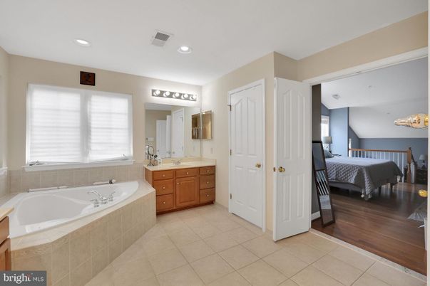 Bathroom, Bedroom, Interior, Recessed Lighting, Wood Texture Flooring