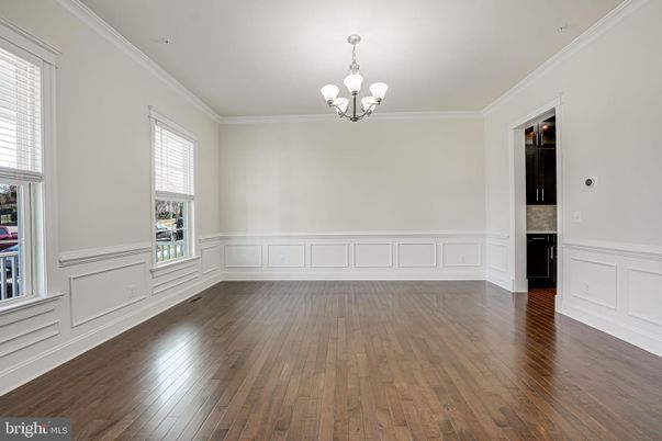 Chandelier, Empty room, Interior, Wood Texture Flooring