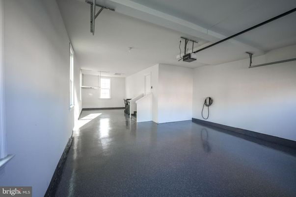 Garage, Interior