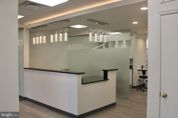 Interior, Pendant Lights, Recessed Lighting, Wood Texture Flooring