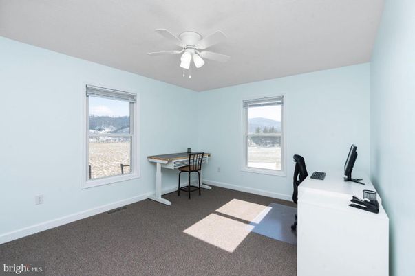 Home Office, Interior