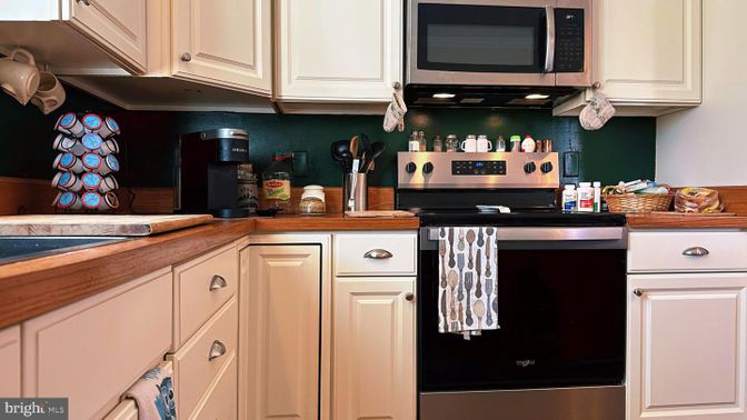 Interior, Kitchen, Stainless Steel Appliances