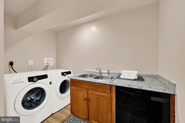 Interior, Washer, Wood Texture Flooring