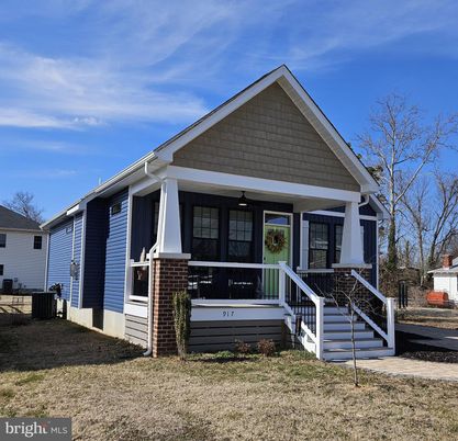 Exterior, Facade, American Craftsman