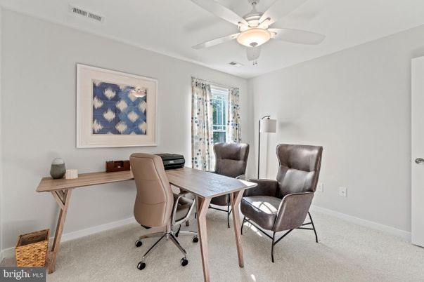 Home Office, Interior