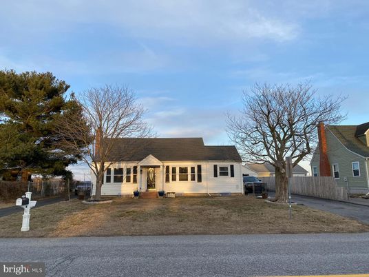 Exterior, Facade, Cape Cod