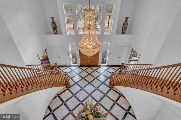 Chandelier, Interior