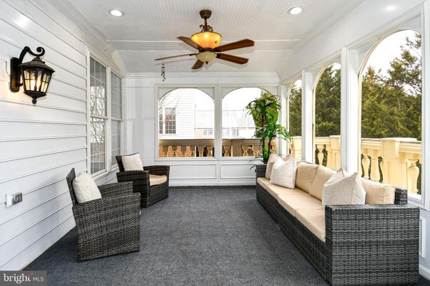 Interior, Living room, Recessed Lighting, Sun Room