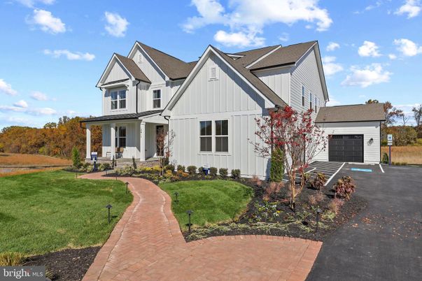 Attached, Exterior, Facade, Farmhouse