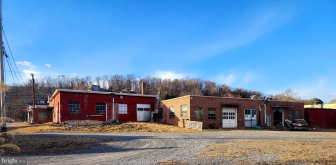 Exterior, Facade, Brick Facade, None