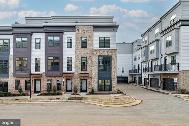 Exterior, Facade, Brick Facade, Rowhouse