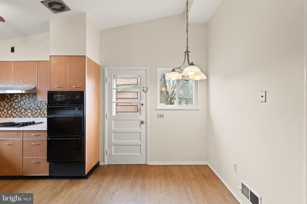 Interior, Kitchen, Pendant Lights, Wood Texture Flooring
