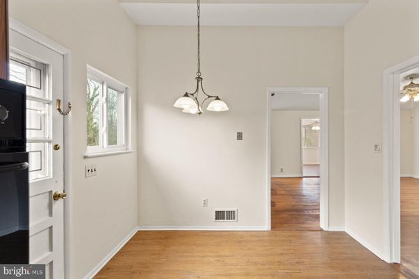 Chandelier, Empty room, Interior, Pendant Lights, Wood Texture Flooring