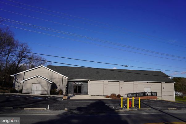 Attached, Detached Garage, Exterior, Facade, None