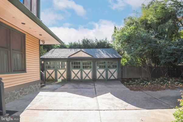 Detached Garage, Exterior