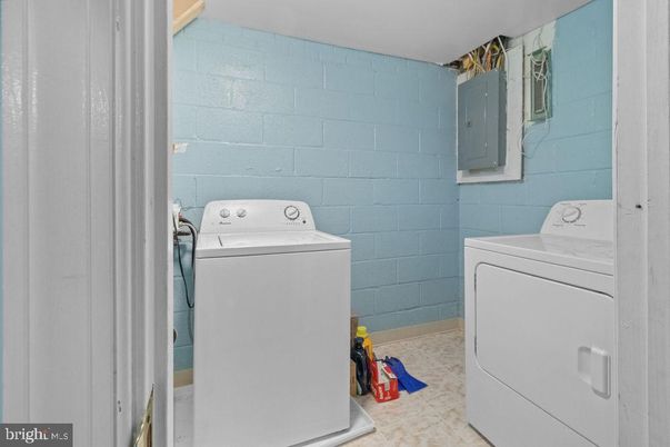 Interior, Stone Walls, Utility Closets, Washer