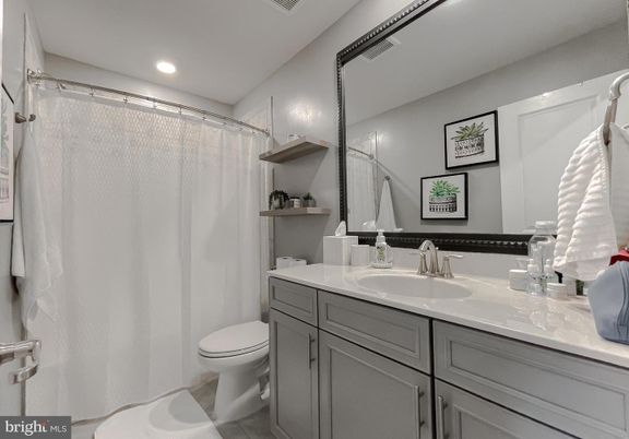 Bathroom, Interior, Recessed Lighting