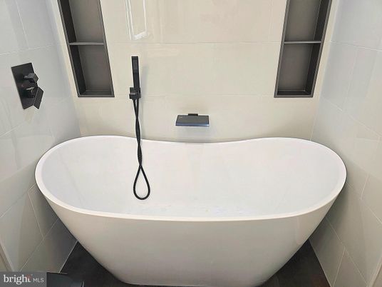 Bathroom, Free Standing Baths, Interior