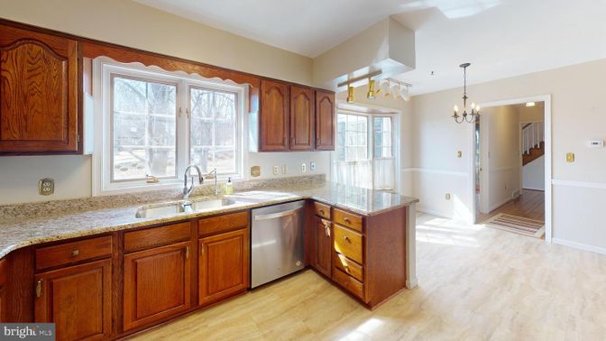 Chandelier, Interior, Kitchen, Wood Texture Flooring