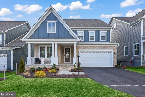 Attached, Exterior, Facade, Farmhouse
