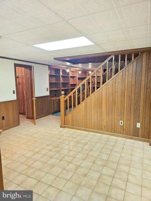 Interior, Wooden Walls