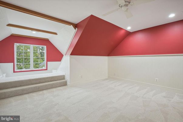 Empty room, Interior, Recessed Lighting, Wooden Beams