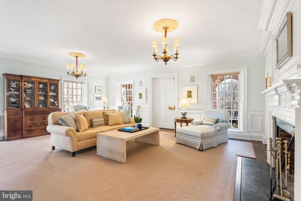 Chandelier, Fireplace, Interior, Living room