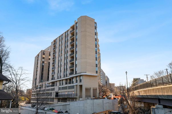 Exterior, Facade, Highrise