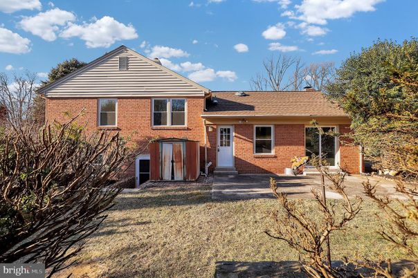 Exterior, Facade, Brick Facade, Split Level
