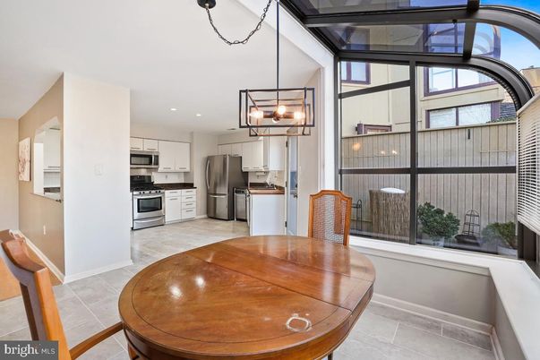 Dining room, Interior, Kitchen, Pendant Lights, Recessed Lighting, Stainless Steel Appliances