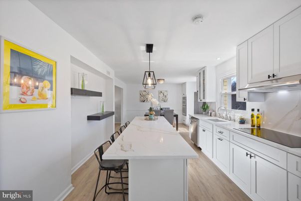 Interior, Kitchen, Pendant Lights, Recessed Lighting, Wood Texture Flooring