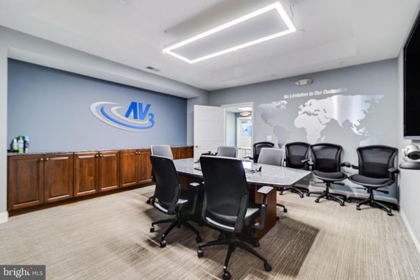 Home Office, Interior
