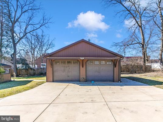Detached Garage, Exterior