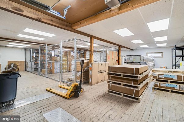 Fitness Equipment, Interior, Recessed Lighting, Wood Texture Flooring