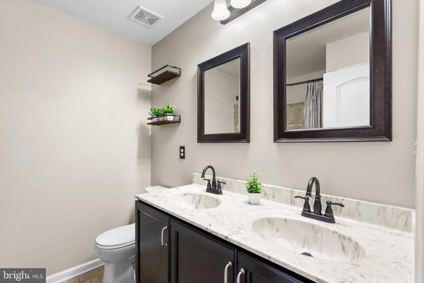 Bathroom, Dual Sink Vanities, Interior