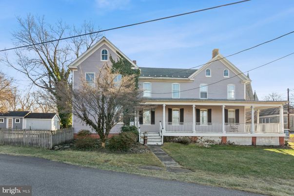 Exterior, Facade, Queen Anne Victorian