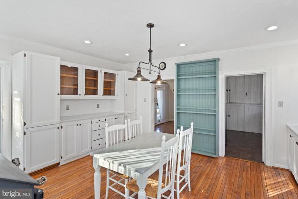 Dining room, Interior, Kitchen, Pendant Lights, Recessed Lighting, Wood Texture Flooring