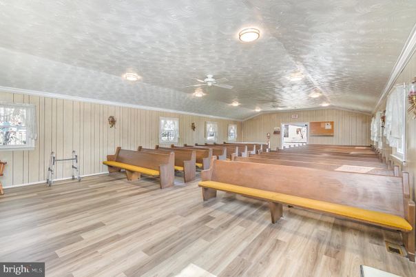 Billiard Table, Game Room, Interior, Wood Texture Flooring
