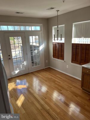 Empty room, Interior, Pendant Lights, Wood Texture Flooring