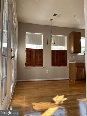 Empty room, Interior, Pendant Lights, Wood Texture Flooring