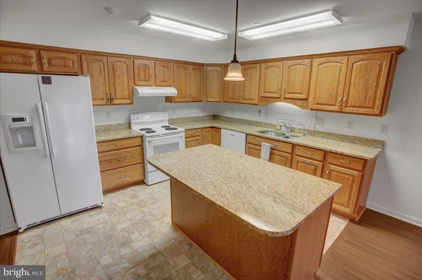 Interior, Kitchen, Pendant Lights, Wood Texture Flooring