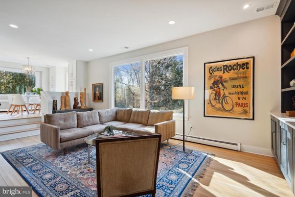 Chandelier, Dining room, Interior, Living room, Recessed Lighting, Wood Texture Flooring