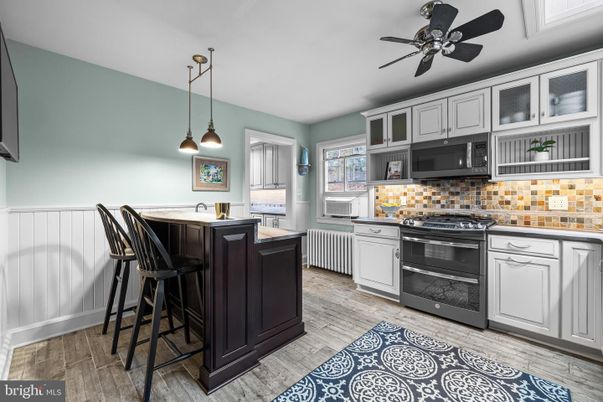 Interior, Kitchen, Pendant Lights, Wood Texture Flooring