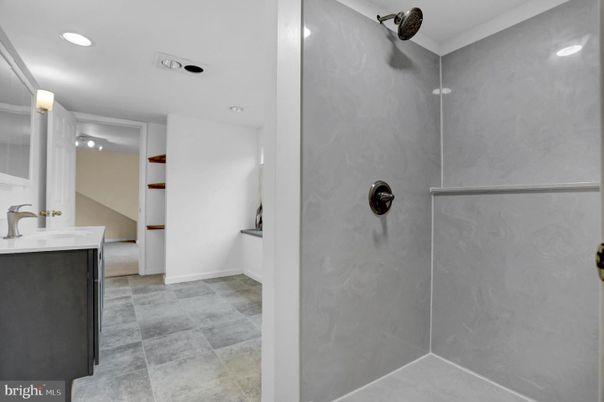 Bathroom, Interior, Recessed Lighting